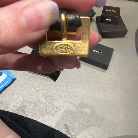 SOLD Chanel 93A vintage lucky charm leather bracelet - Picture 3 of 5